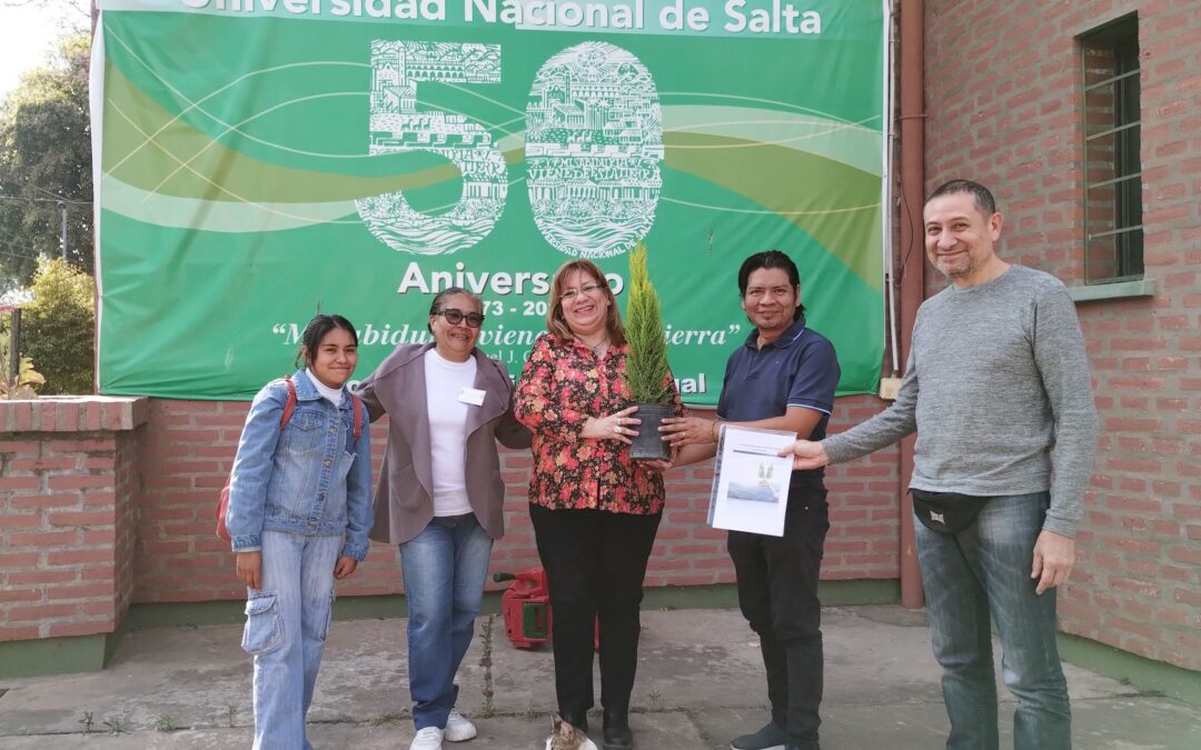 PRESENTE REALIZADO POR DANIELA OSINAGA y MARISOL FARFÁN